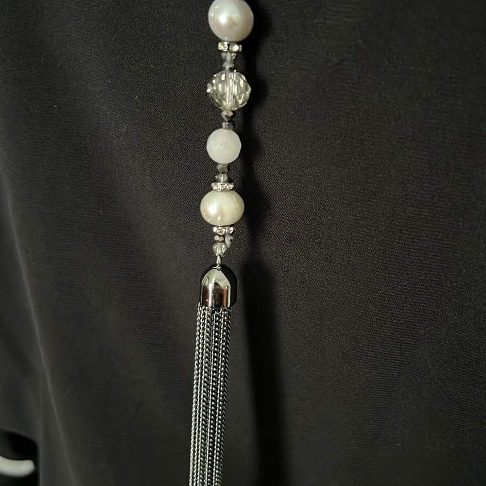 WHBM Beaded necklace- NWOT - Picture 6 of 9